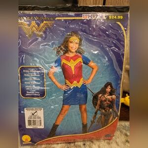 Wonder woman costume size medium (8-10)